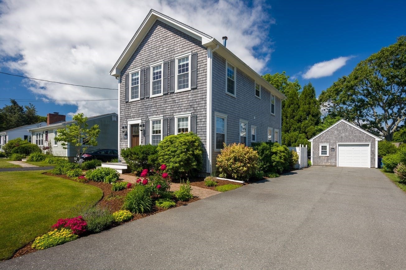 Photo of 172 Cottonwood ST, Fairhaven, MA