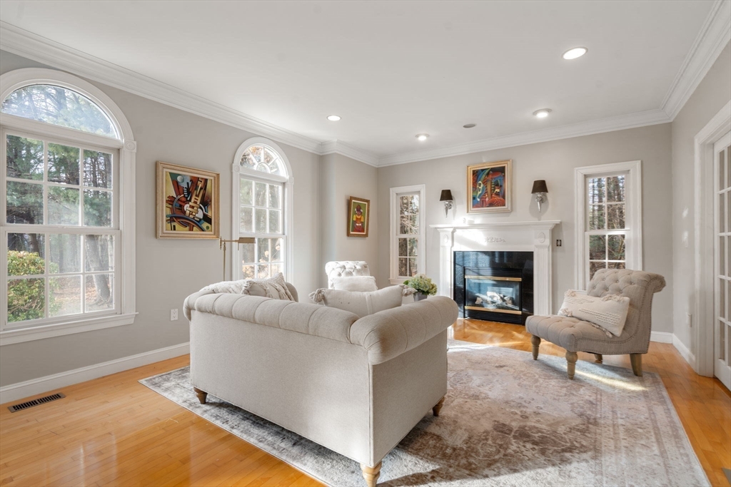 15 Homestead Dr
