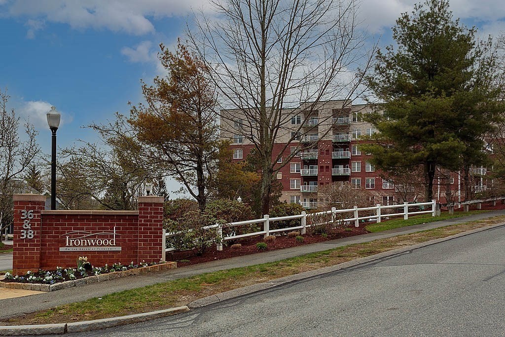 38 Village Rd 103