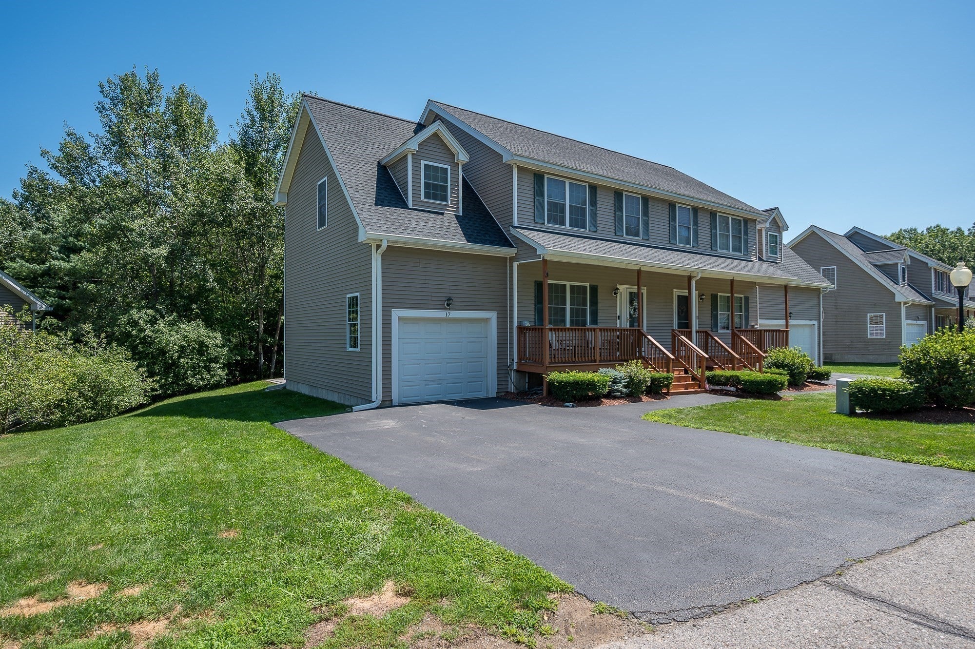 17 Oakes Cir 17