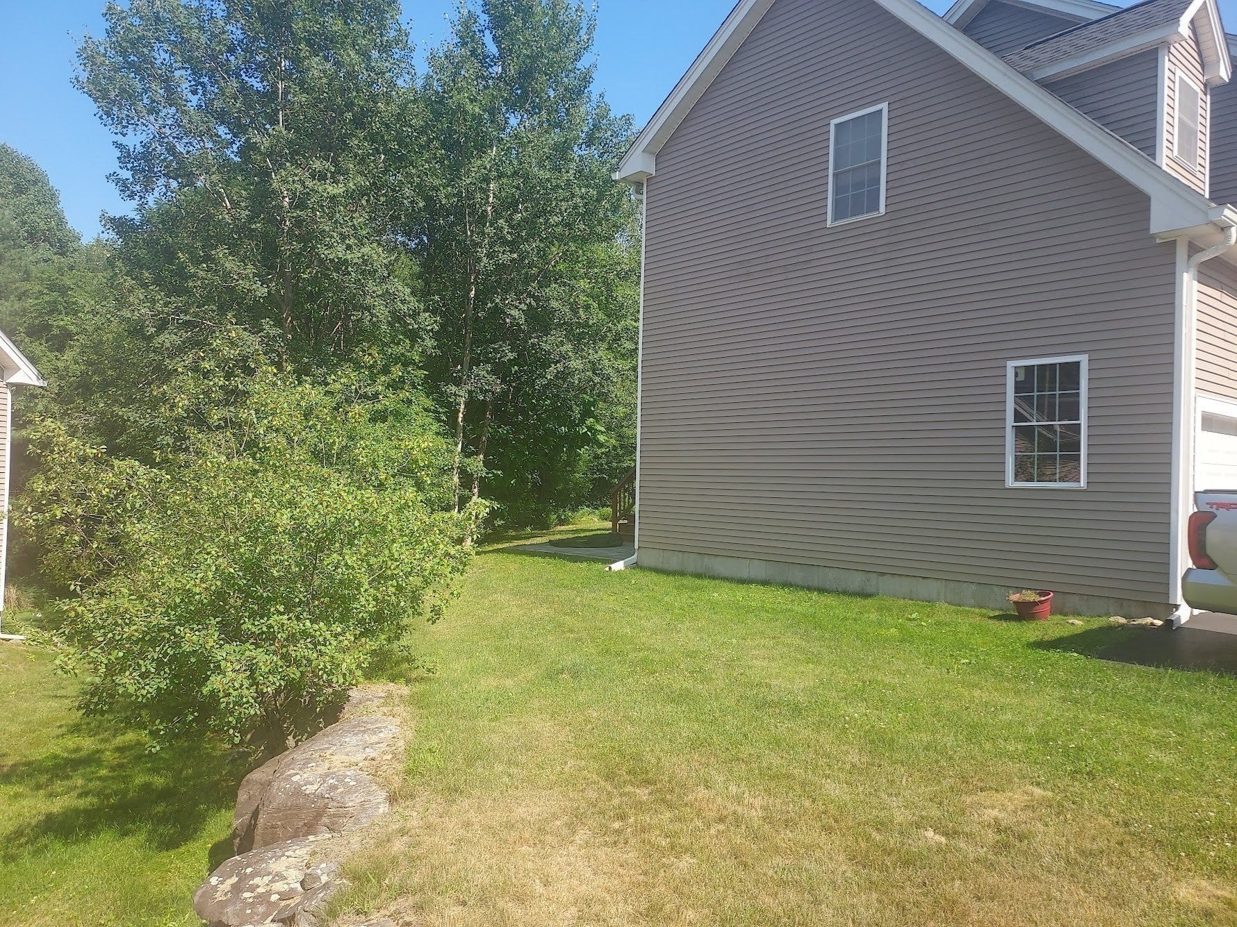 17 Oakes Cir 17