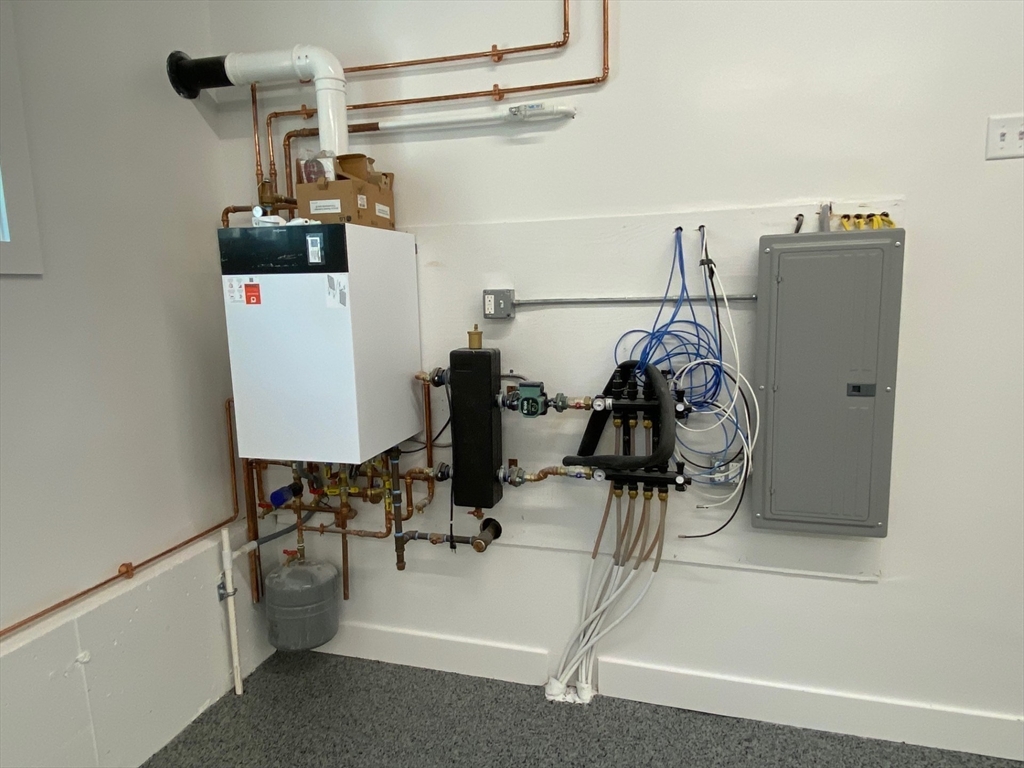 808 Chief Justice Cushing Hwy 4