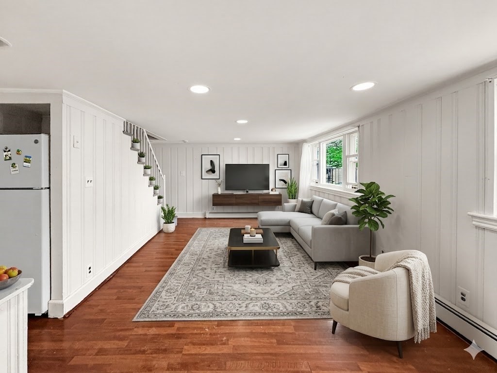 72 Leyden St