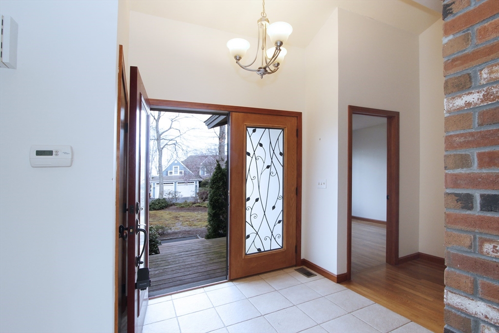 60 Redwood Cir