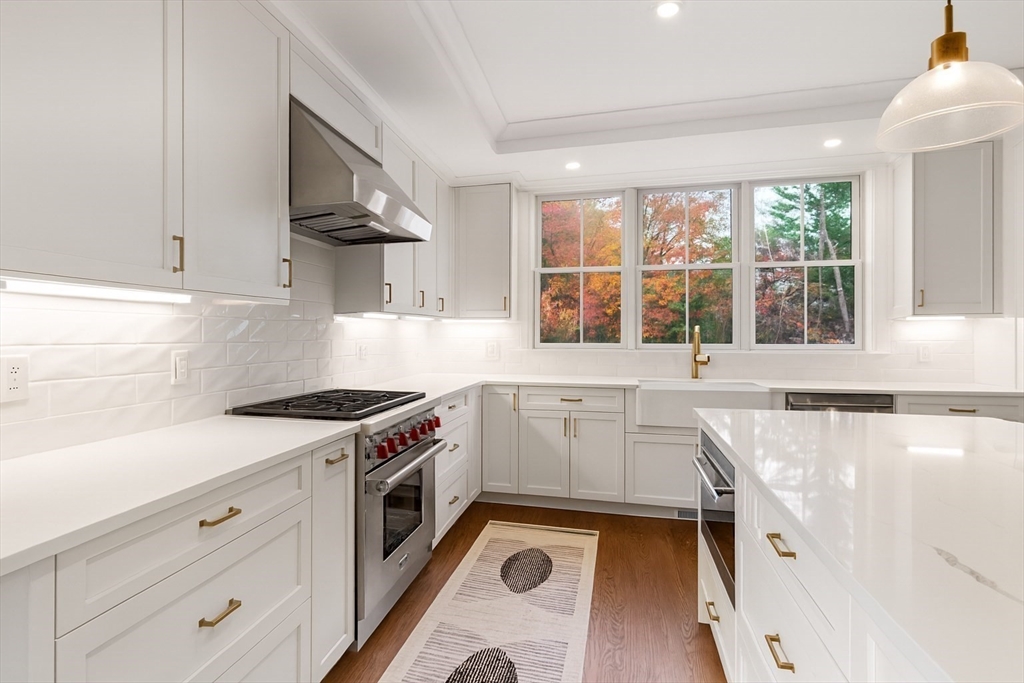 48 Graystone Lane