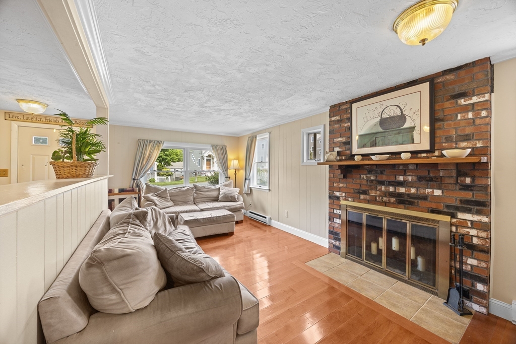 23 Emerson Road
