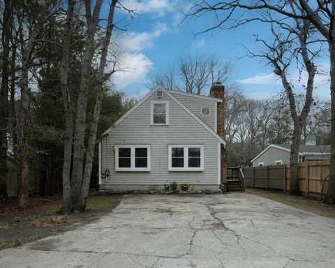 8 Veeder Drive Falmouth MA 02536