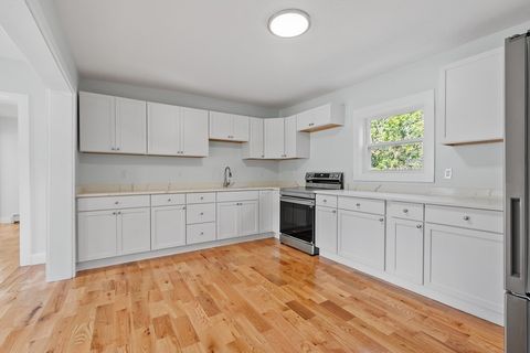 17 Prospect St Templeton MA 01436