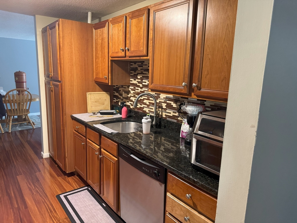 200 Manning St 14B