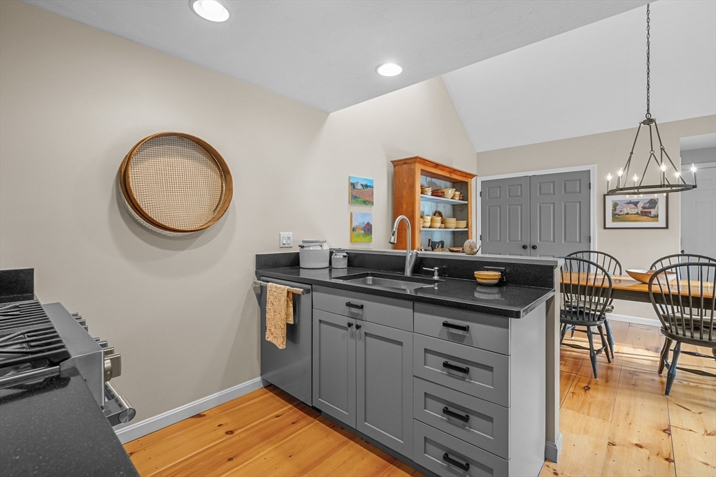 24 Wildflower Ln 24