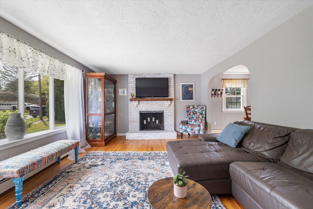 3 Edith Ln