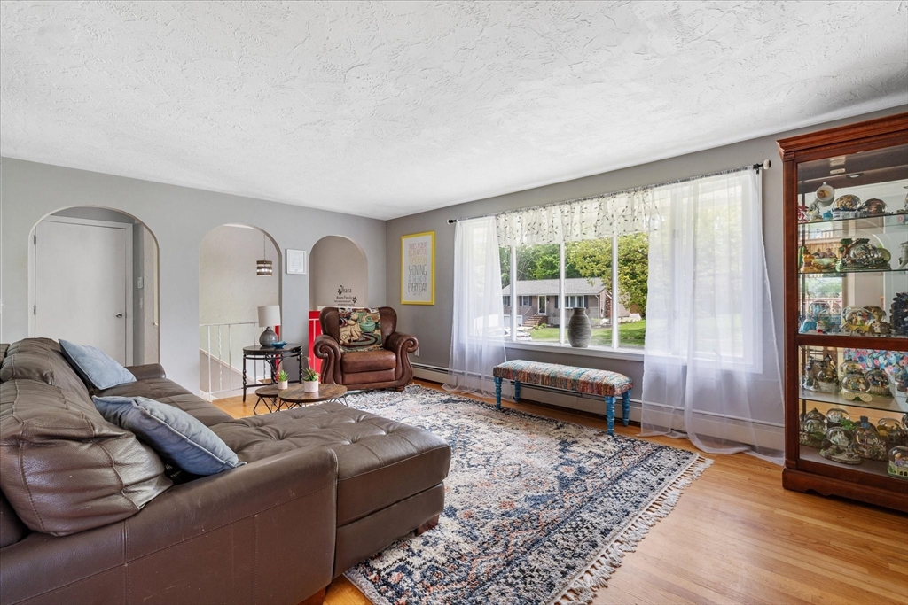 3 Edith Ln