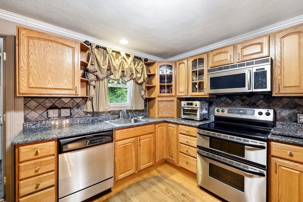 24 Victoria Ter, Ludlow, MA, 24 Victoria Ter, Ludlow, MA Photo #13