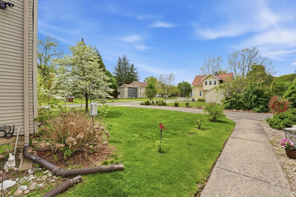 21 Elmwood Avenue, West Springfield, MA Photo #40