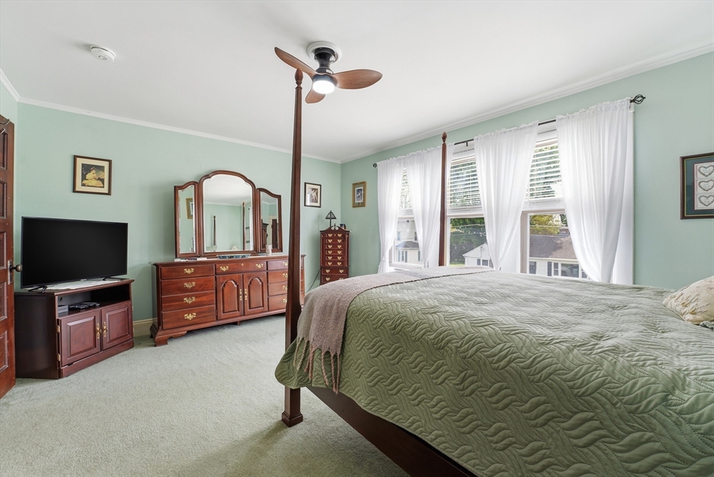 21 Elmwood Avenue, West Springfield, MA Photo #18