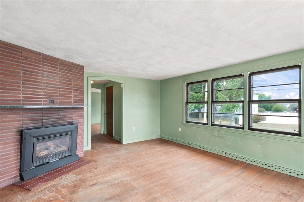 21 North Shore Ave