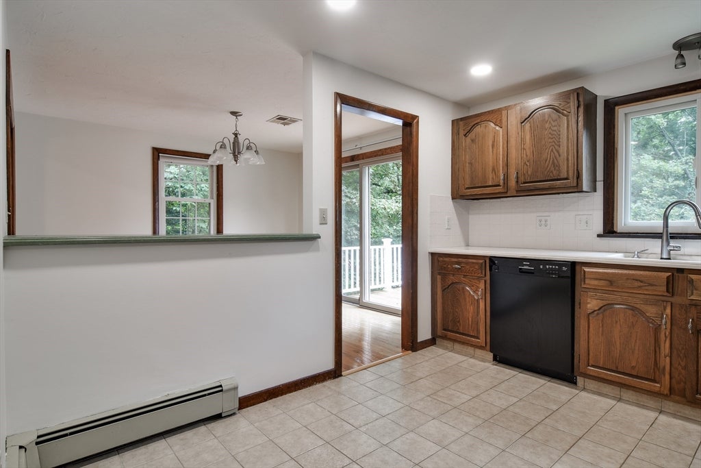 27 Woodland St, Natick, MA Photo #10
