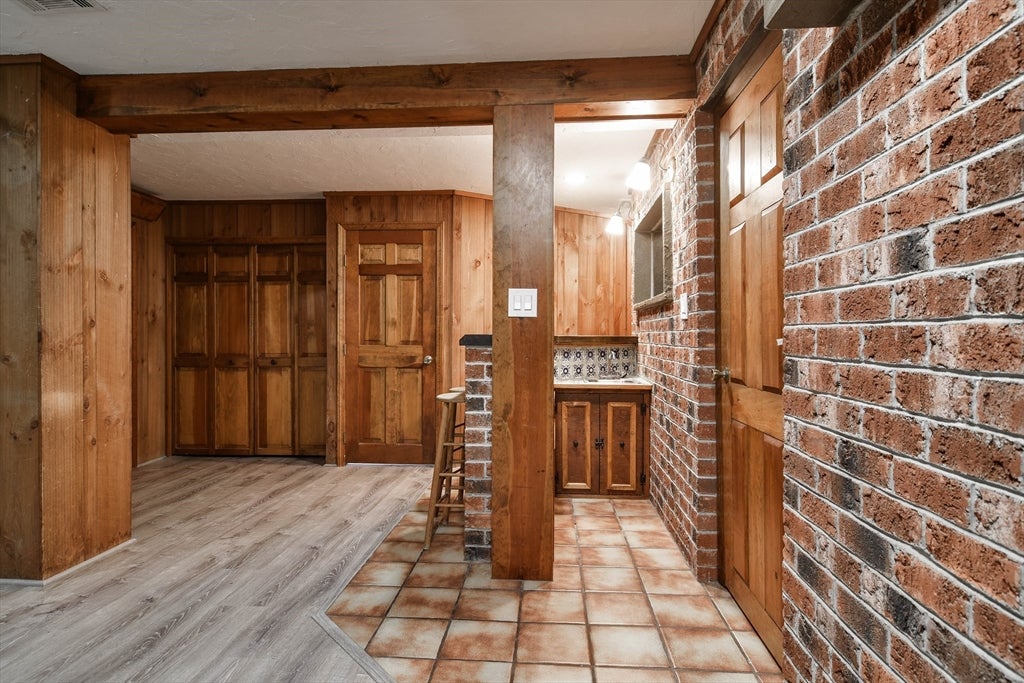 27 Woodland St, Natick, MA Photo #18