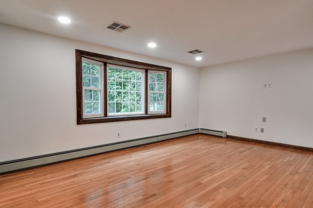 27 Woodland St, Natick, MA Photo #2