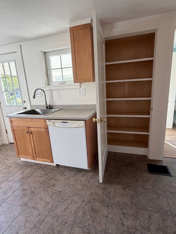 40 Marshall Rd, Fitchburg, MA, 40 Marshall Rd, Fitchburg, MA Photo #25