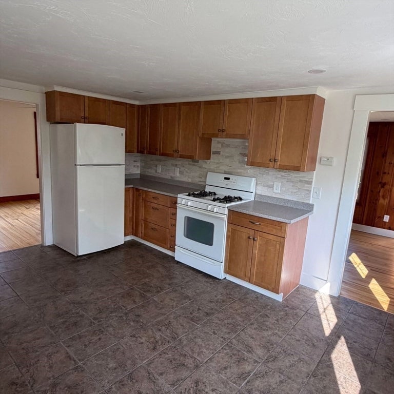 40 Marshall Rd, Fitchburg, MA, 40 Marshall Rd, Fitchburg, MA Photo #16