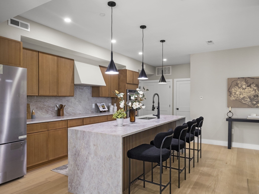 Boston, Massachusetts 02129, United States, 3 Bedrooms Bedrooms, ,2 BathroomsBathrooms,Residential,Active,221071