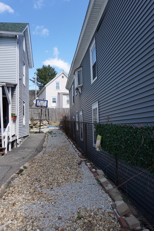 27 Shaw St