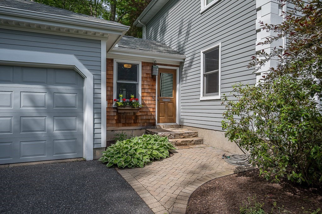 3 Squantum Rd