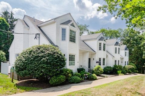 29 Church St 22 Weymouth MA 02189