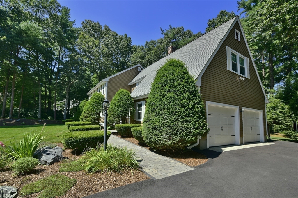 72 Hickory Drive North