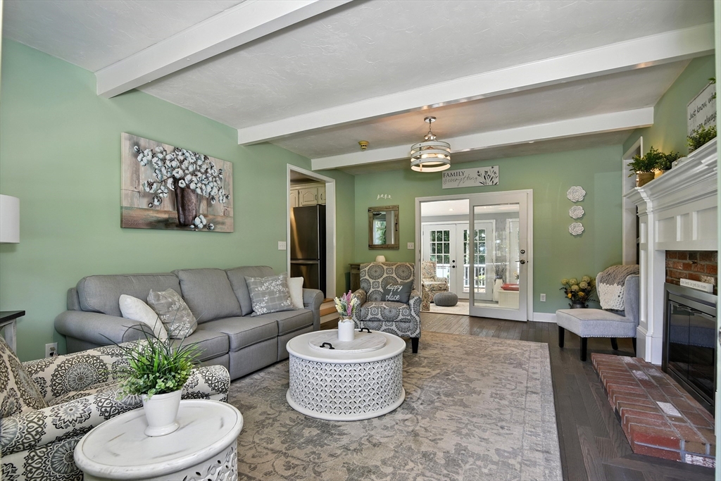 72 Hickory Drive North