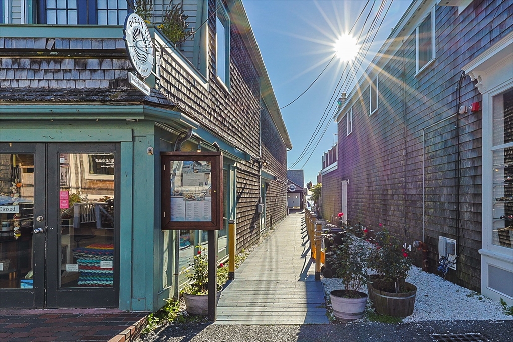 193 Commercial Street, Units 1-5