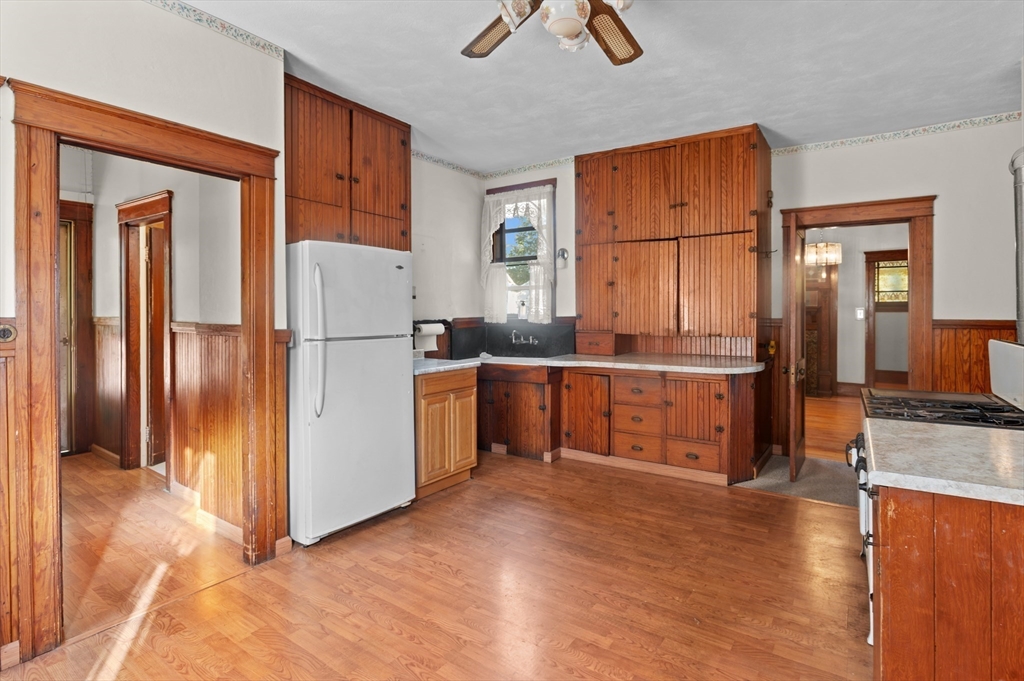 7 W Hampton St