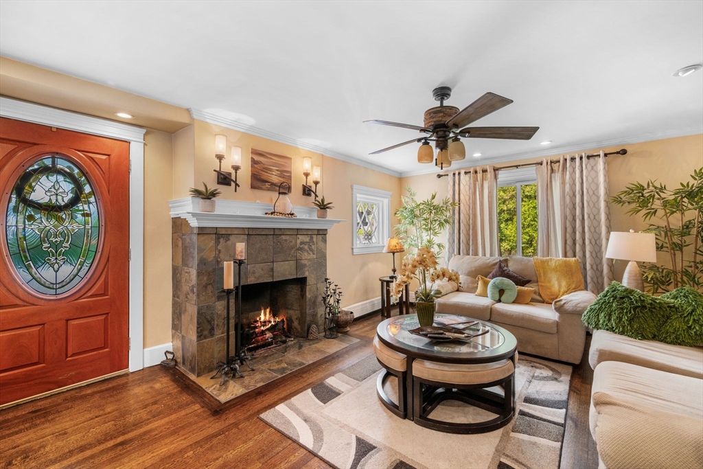 42 Walnut St, Saugus, MA Photo #3