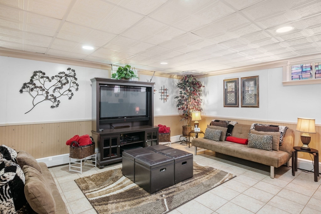 42 Walnut St, Saugus, MA Photo #33