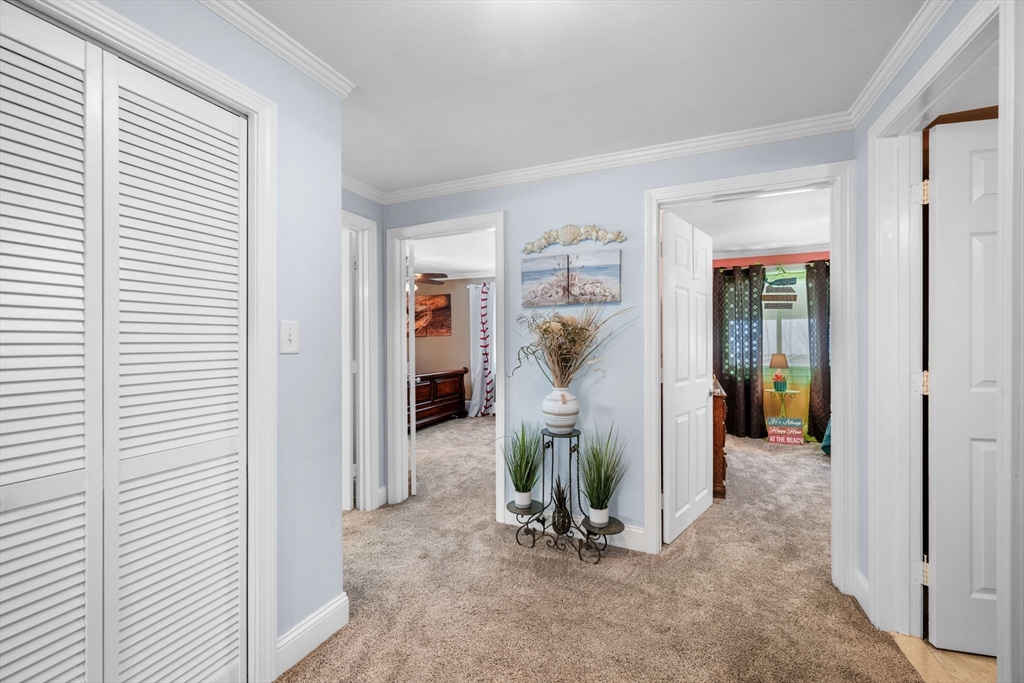 42 Walnut St, Saugus, MA Photo #9
