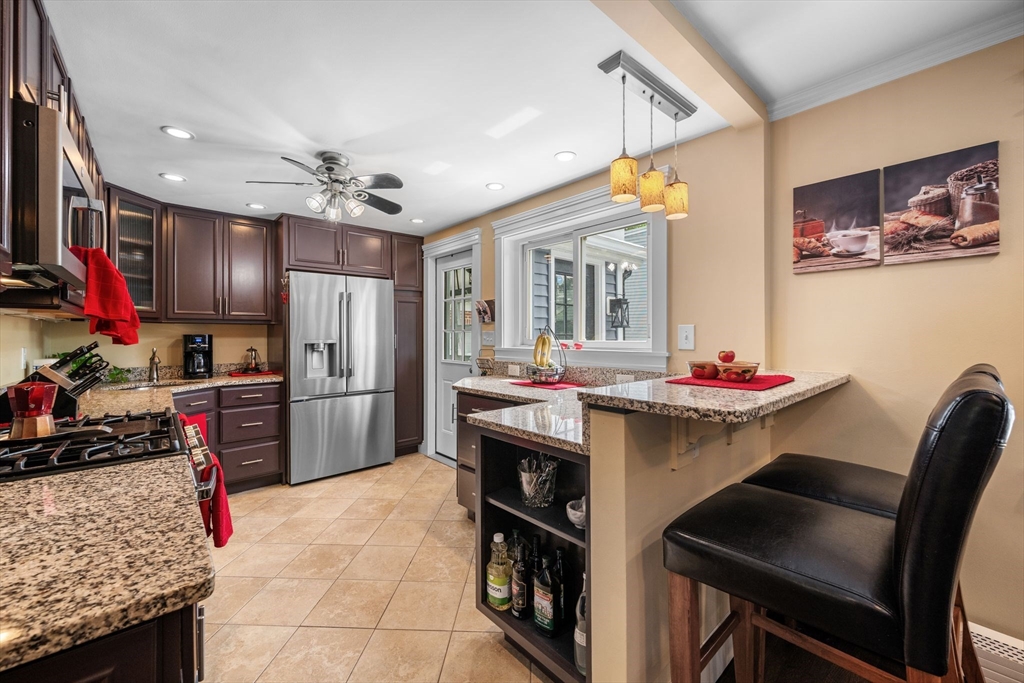 42 Walnut St, Saugus, MA Photo #6