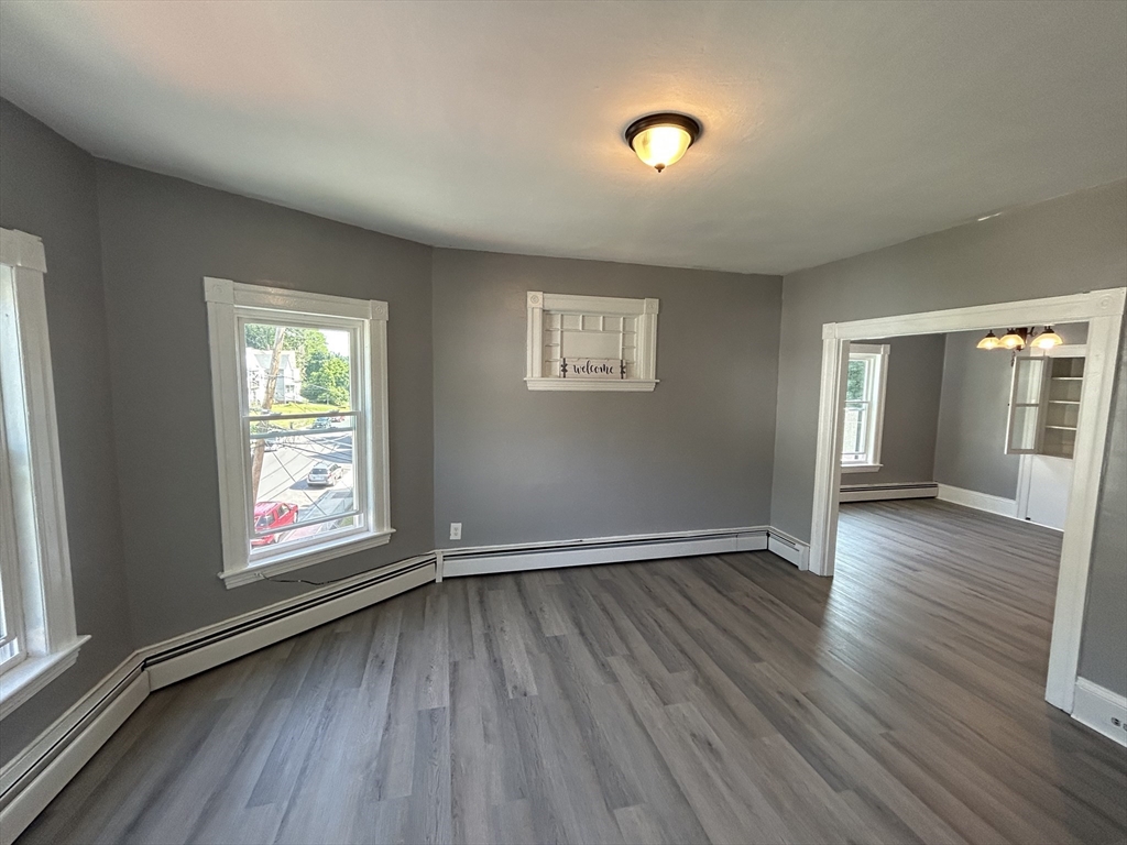 77 Coombs St 3