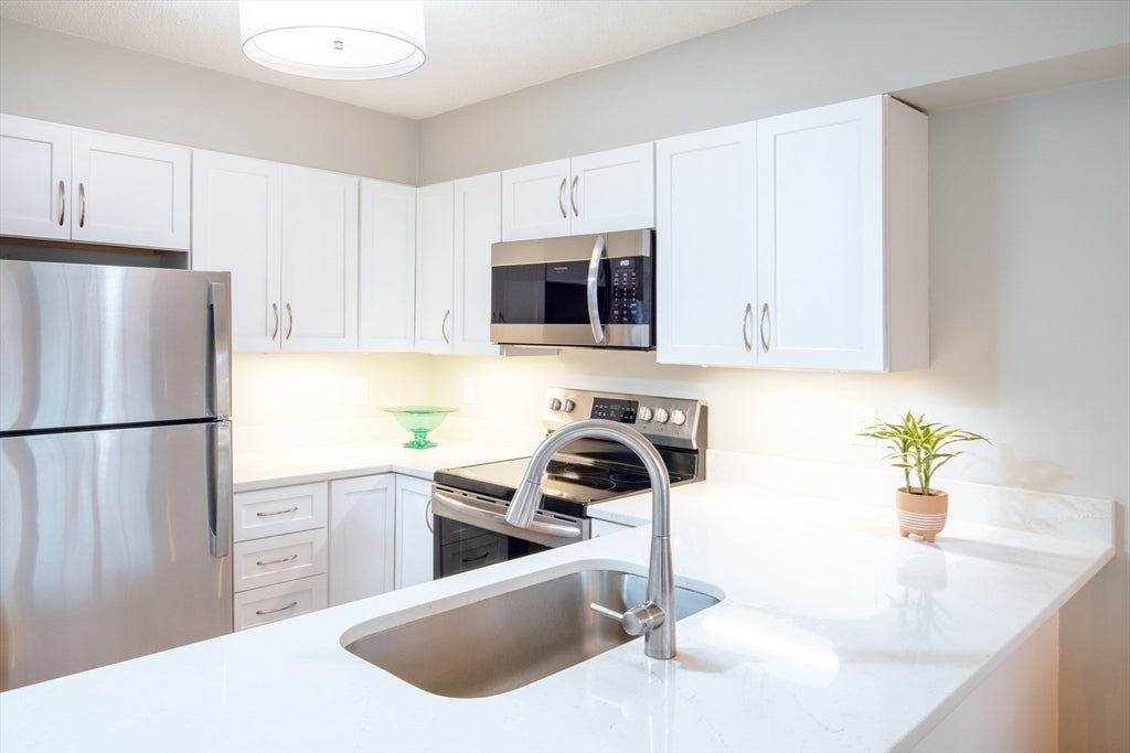 23 Canvasback Way #23, Walpole, MA, 23 Canvasback Way #23, Walpole, MA Photo #3