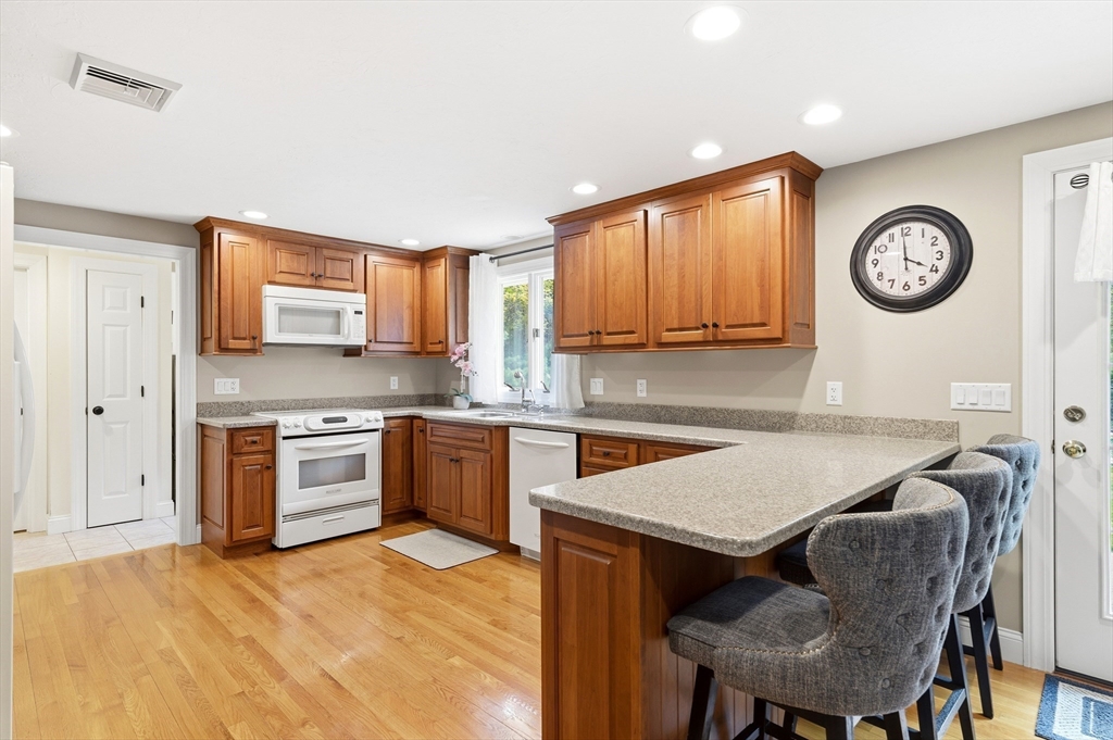 864 Locust St, Raynham, MA, 864 Locust St, Raynham, MA Photo #9