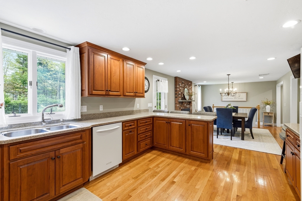 864 Locust St, Raynham, MA, 864 Locust St, Raynham, MA Photo #10