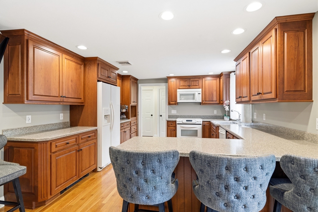 864 Locust St, Raynham, MA, 864 Locust St, Raynham, MA Photo #11
