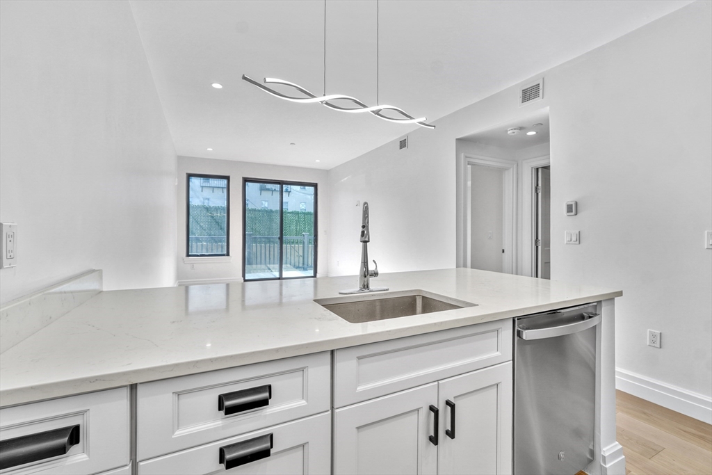 515 E Second St 204