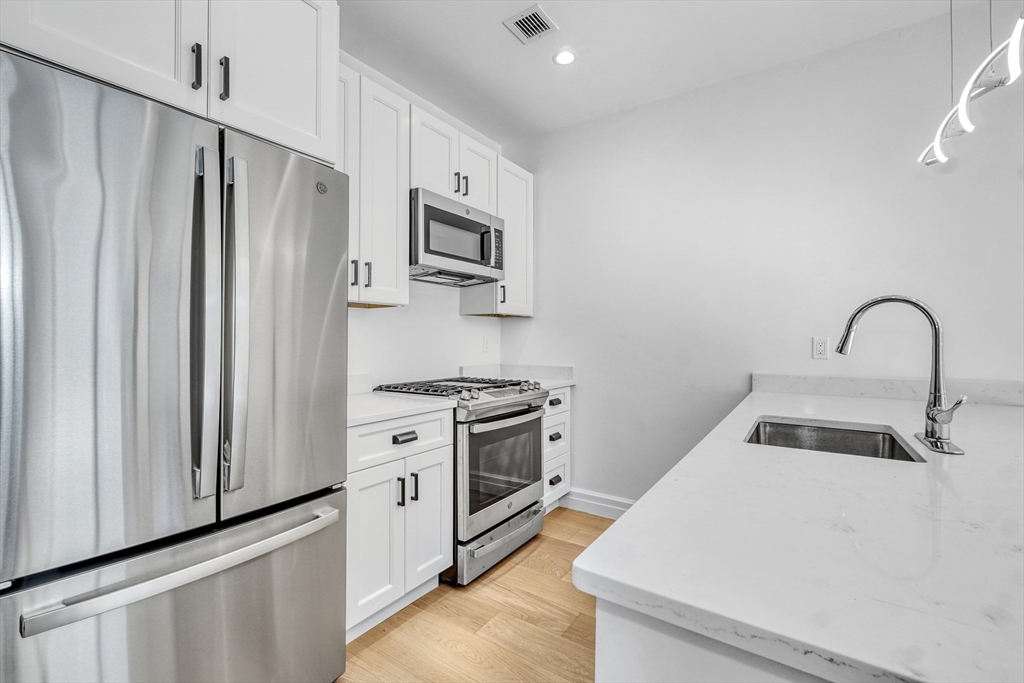 515 E Second St 204