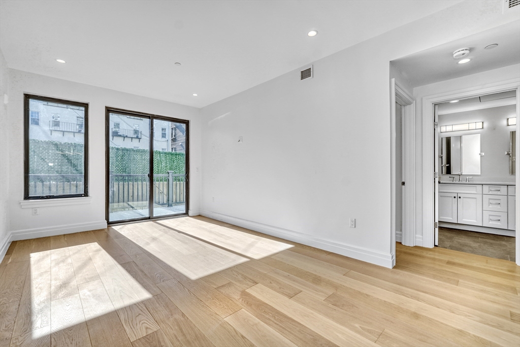 515 E Second St 204