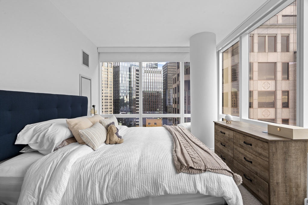 1 Franklin St 2110