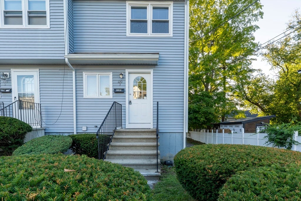 120 Portland St #3, Haverhill, MA, 120 Portland St #3, Haverhill, MA Photo #4