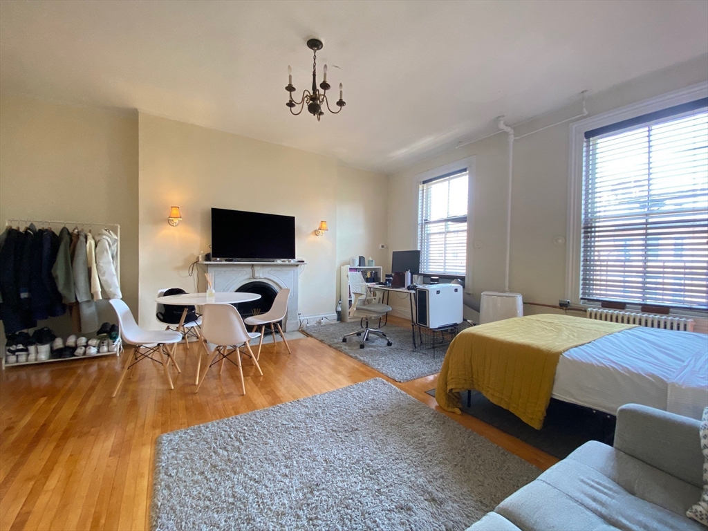 233 Beacon Street 9