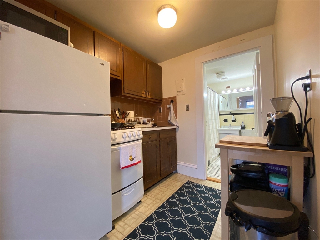 233 Beacon Street 9