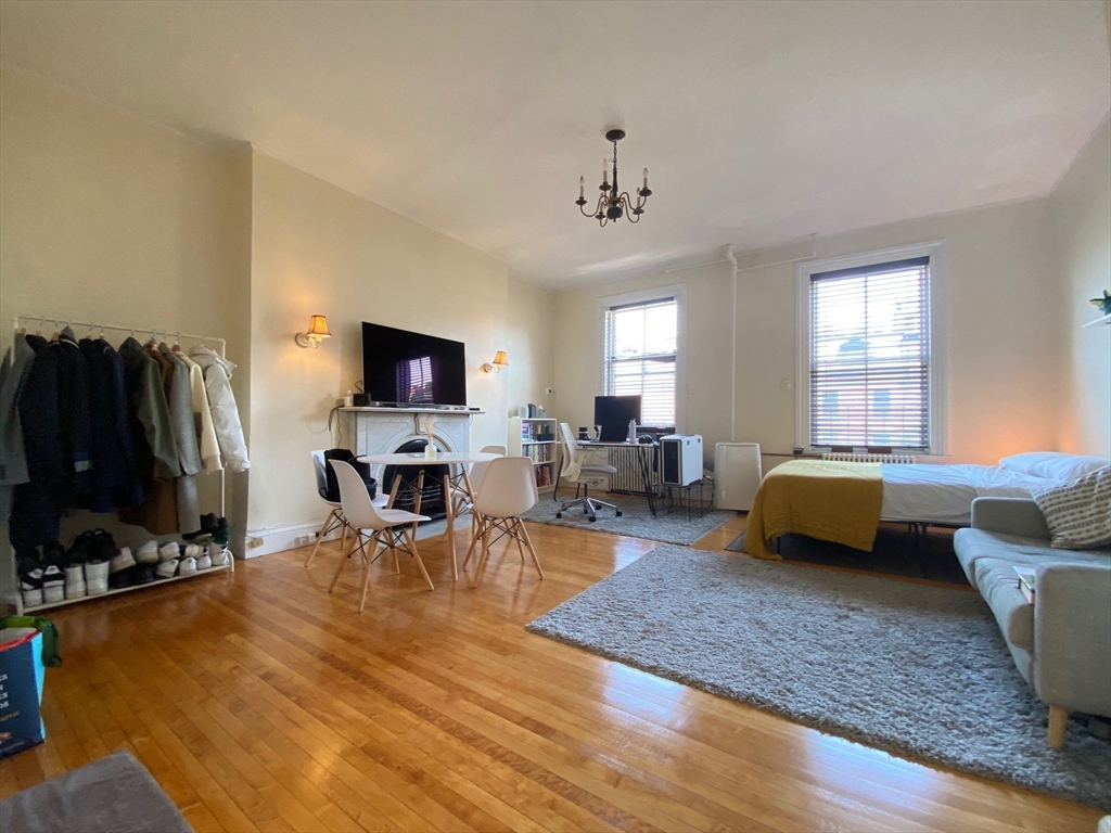 233 Beacon Street 9